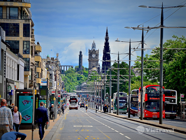 LEEDS – LÀNG MUA SẮM BICESTER – OXFORD